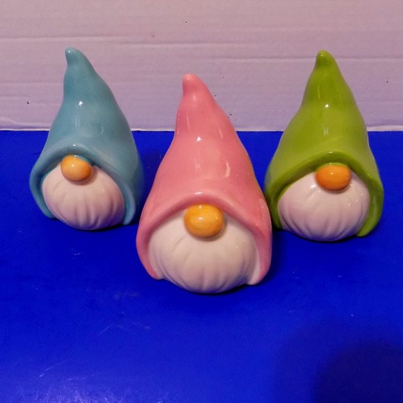 NEW Spring Ceramic  Gnomes Elf Dwarf Figurines Statue - Picture 1 of 4